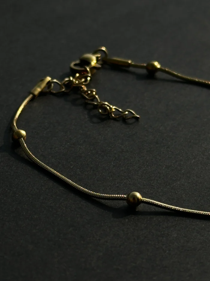 Elegant Gold Heart Charm Bracelet – Minimal Adjustable Chain Anklet for Women - Image 3
