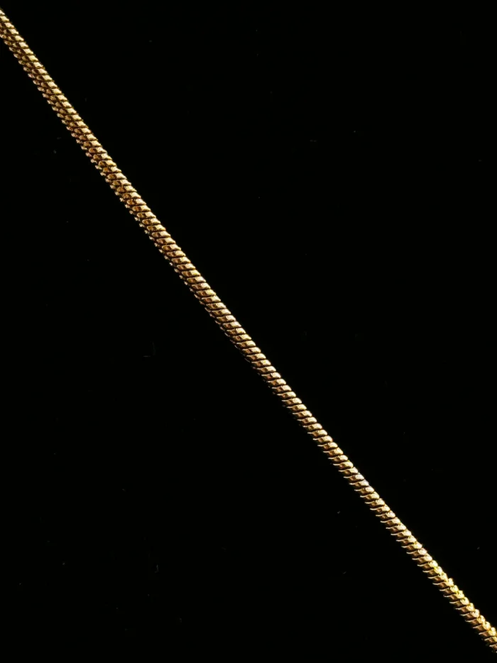 Minimalist Gold Heart Pendant Necklace for Women – Elegant Everyday Chain - Image 4