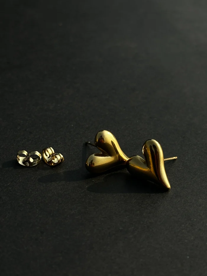 Minimal Gold Heart Stud Earrings – Elegant Polished Love Shape for Women - Image 2